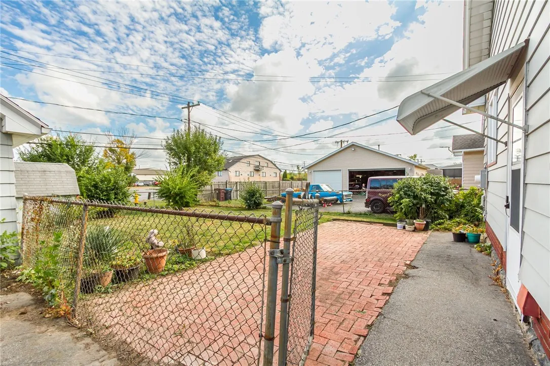 321 Crestwood Boulevard, Gates, New York 14624, Gates, New York 14624, 4 Bedrooms Bedrooms, 5 Rooms Rooms,1 BathroomBathrooms,Residential,Closed,321 Crestwood Boulevard, Gates, New York 14624,0,R1640702