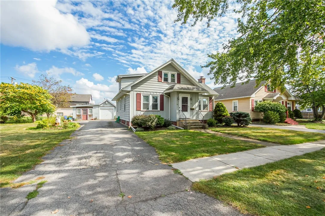 321 Crestwood Boulevard, Gates, New York 14624, Gates, New York 14624, 4 Bedrooms Bedrooms, 5 Rooms Rooms,1 BathroomBathrooms,Residential,Closed,321 Crestwood Boulevard, Gates, New York 14624,0,R1640702