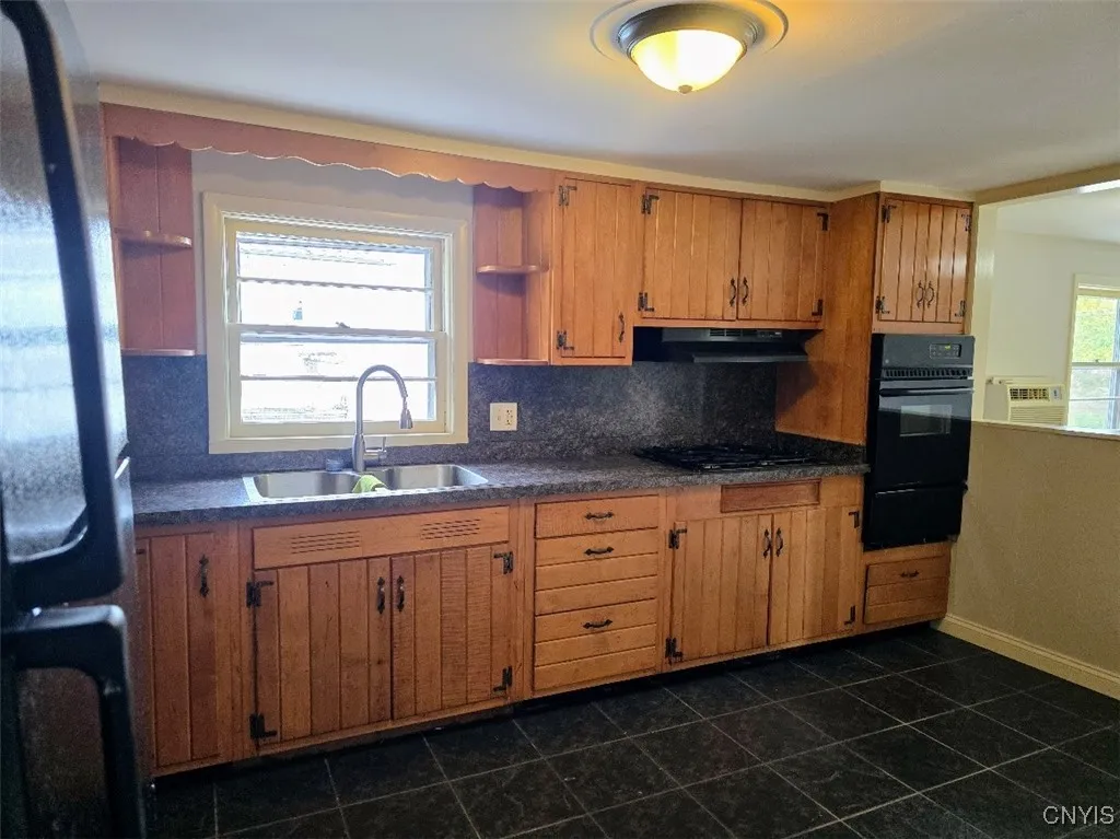 11 Seneca Ave 2nd Floor, Vernon, New York 13421, Vernon, New York 13421, 2 Bedrooms Bedrooms, 5 Rooms Rooms,1 BathroomBathrooms,Residential Lease,Closed,11 Seneca Ave 2nd Floor, Vernon, New York 13421,0,S1640733