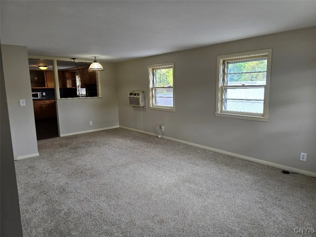 11 Seneca Ave 2nd Floor, Vernon, New York 13421, Vernon, New York 13421, 2 Bedrooms Bedrooms, 5 Rooms Rooms,1 BathroomBathrooms,Residential Lease,Closed,11 Seneca Ave 2nd Floor, Vernon, New York 13421,0,S1640733