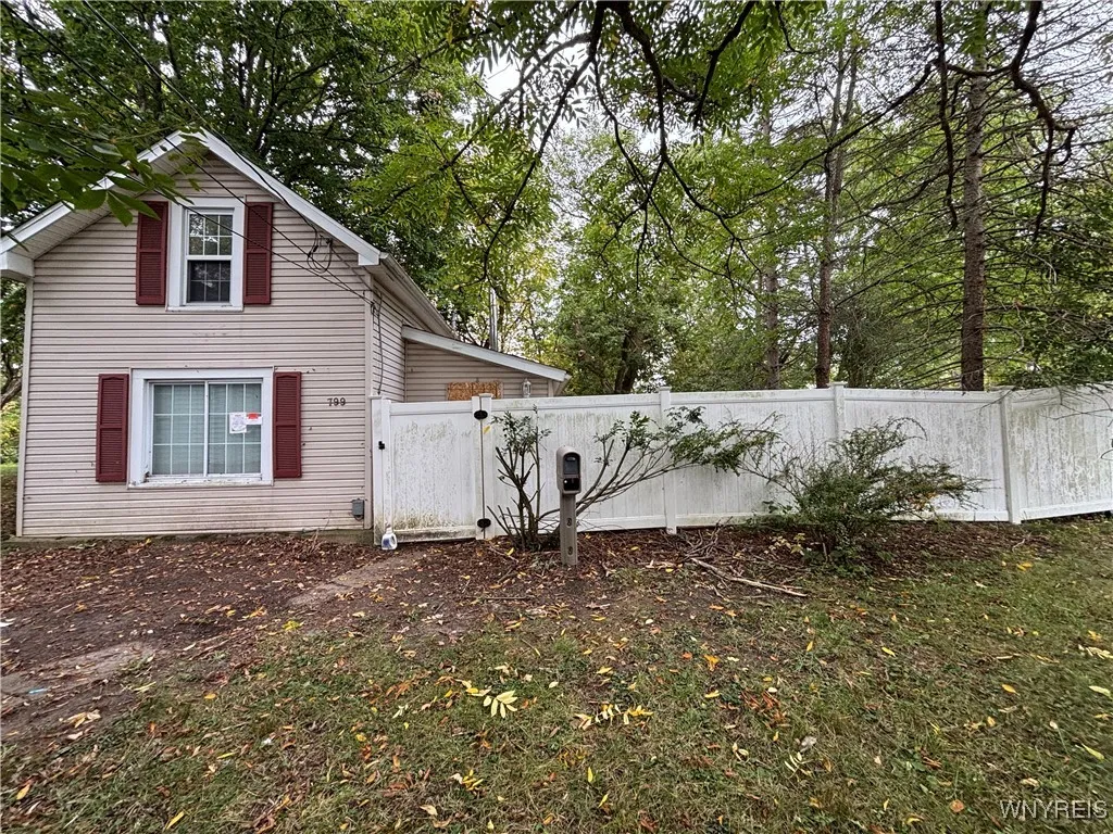 799 Main Street, West Seneca, New York 14224, West Seneca, New York 14224, 2 Bedrooms Bedrooms, 5 Rooms Rooms,1 BathroomBathrooms,Residential,For Sale,799 Main Street, West Seneca, New York 14224,0,B1640801