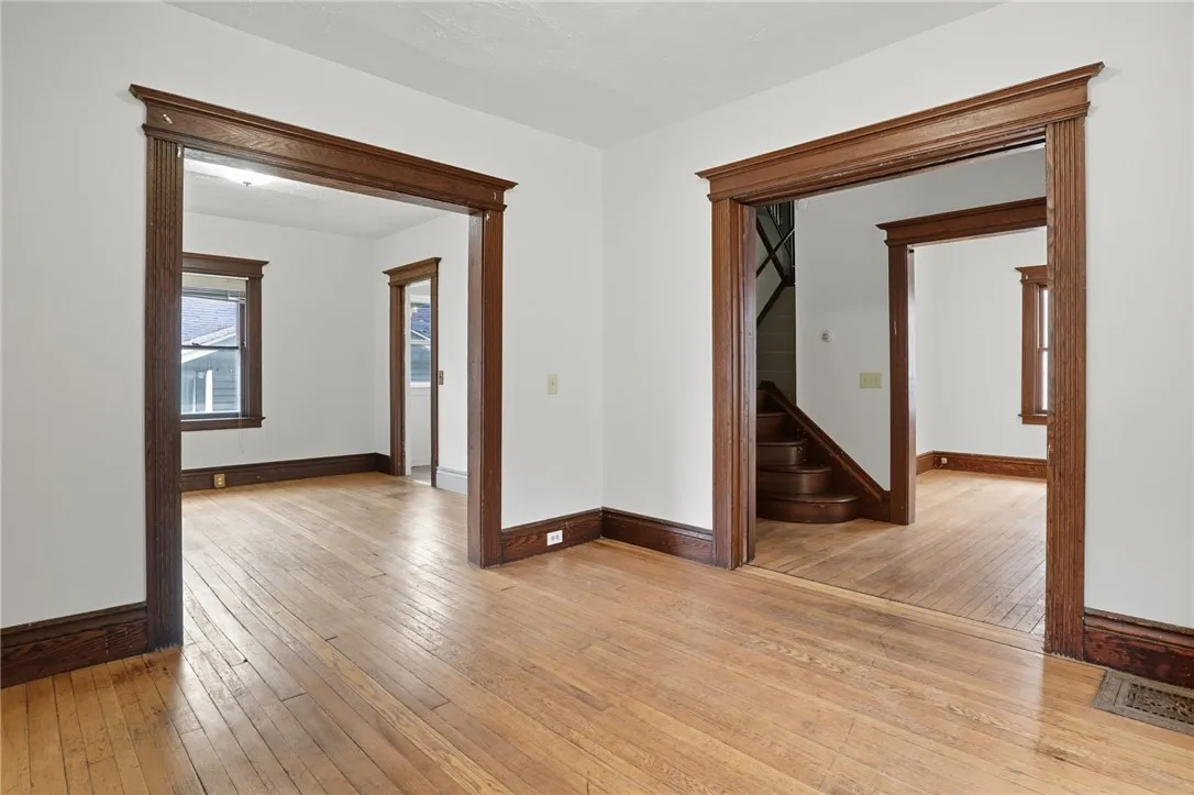 163 Ravine Avenue, Rochester, New York 14613, Rochester, New York 14613, 4 Bedrooms Bedrooms, 9 Rooms Rooms,1 BathroomBathrooms,Residential,Closed,163 Ravine Avenue, Rochester, New York 14613,0,R1639373