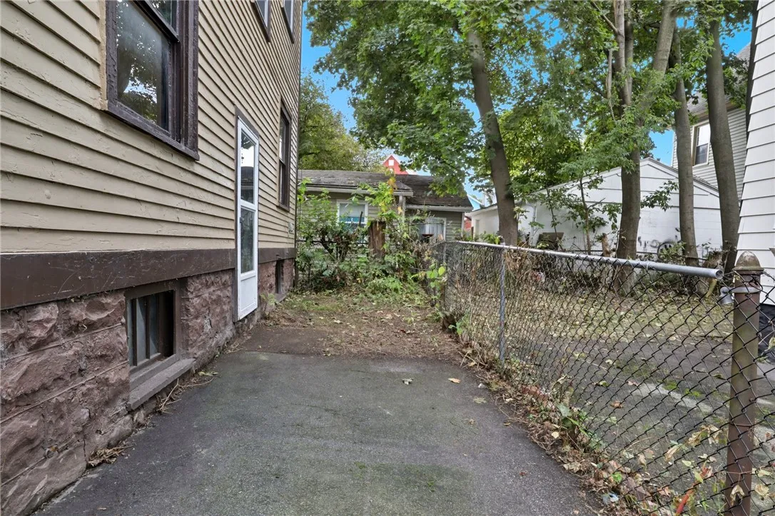 163 Ravine Avenue, Rochester, New York 14613, Rochester, New York 14613, 4 Bedrooms Bedrooms, 9 Rooms Rooms,1 BathroomBathrooms,Residential,Closed,163 Ravine Avenue, Rochester, New York 14613,0,R1639373