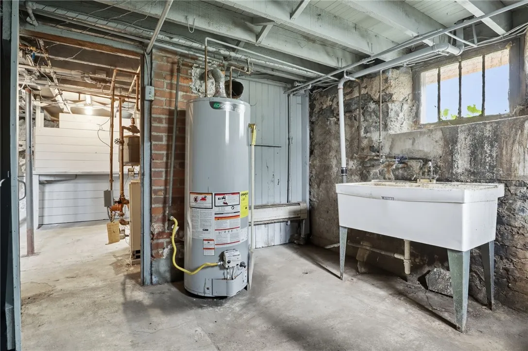 163 Ravine Avenue, Rochester, New York 14613, Rochester, New York 14613, 4 Bedrooms Bedrooms, 9 Rooms Rooms,1 BathroomBathrooms,Residential,Closed,163 Ravine Avenue, Rochester, New York 14613,0,R1639373