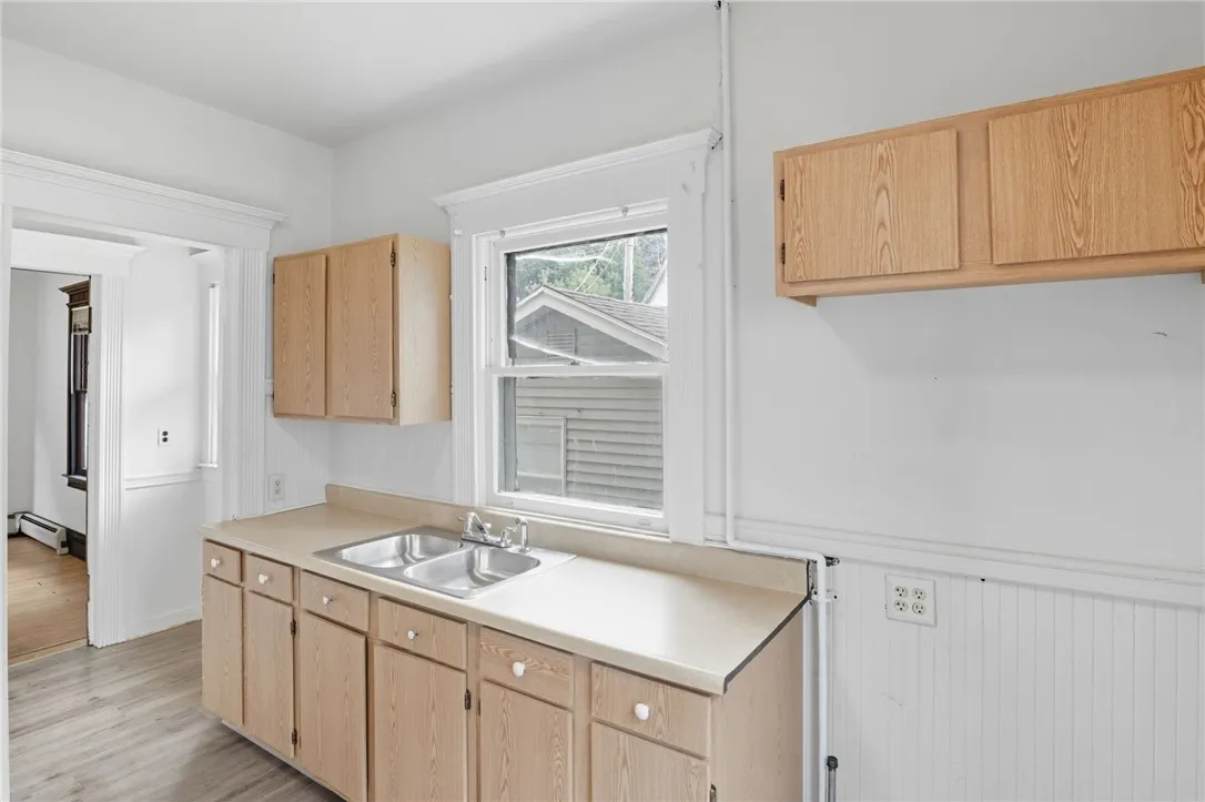 163 Ravine Avenue, Rochester, New York 14613, Rochester, New York 14613, 4 Bedrooms Bedrooms, 9 Rooms Rooms,1 BathroomBathrooms,Residential,Closed,163 Ravine Avenue, Rochester, New York 14613,0,R1639373