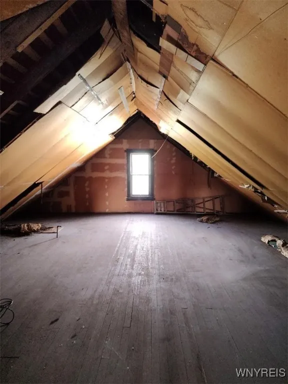 Attic - ample storage