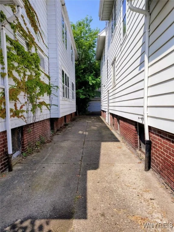 Driveway - ample parking for several cars