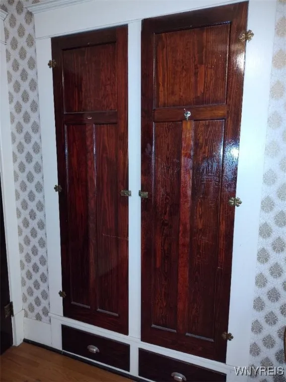Lower unit - closet detail