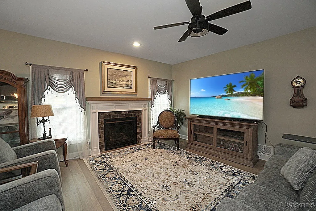 3836 Forest Park Way, Wheatfield, New York 14120, Wheatfield, New York 14120, 2 Bedrooms Bedrooms, 5 Rooms Rooms,2 BathroomsBathrooms,Residential,Closed,3836 Forest Park Way, Wheatfield, New York 14120,0,B1639435