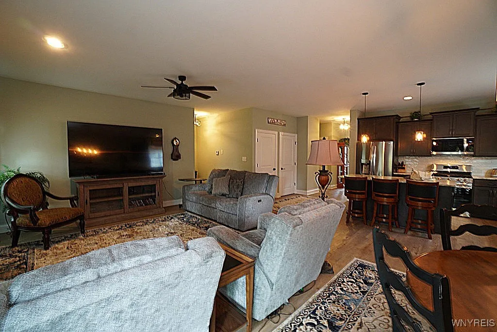 3836 Forest Park Way, Wheatfield, New York 14120, Wheatfield, New York 14120, 2 Bedrooms Bedrooms, 5 Rooms Rooms,2 BathroomsBathrooms,Residential,Closed,3836 Forest Park Way, Wheatfield, New York 14120,0,B1639435