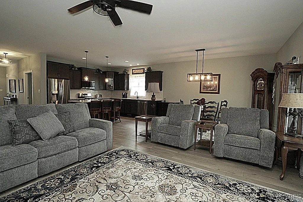 3836 Forest Park Way, Wheatfield, New York 14120, Wheatfield, New York 14120, 2 Bedrooms Bedrooms, 5 Rooms Rooms,2 BathroomsBathrooms,Residential,Closed,3836 Forest Park Way, Wheatfield, New York 14120,0,B1639435