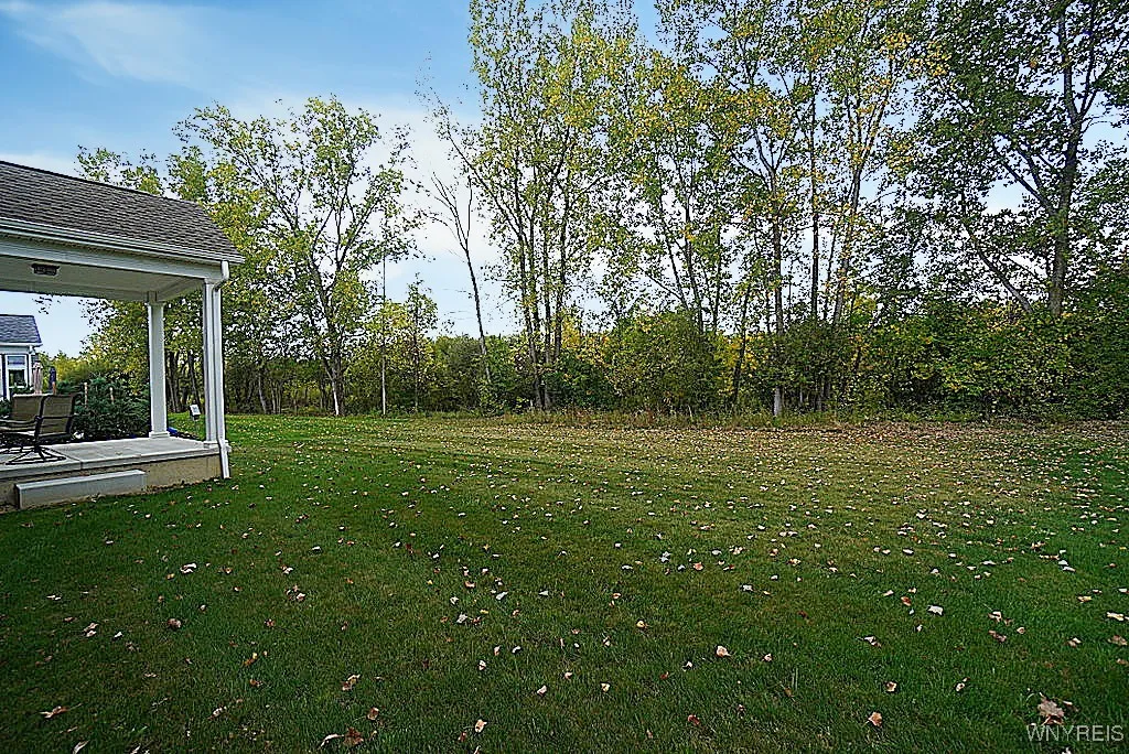3836 Forest Park Way, Wheatfield, New York 14120, Wheatfield, New York 14120, 2 Bedrooms Bedrooms, 5 Rooms Rooms,2 BathroomsBathrooms,Residential,Closed,3836 Forest Park Way, Wheatfield, New York 14120,0,B1639435