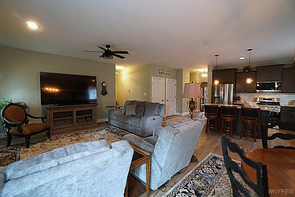 3836 Forest Park Way, Wheatfield, New York 14120, Wheatfield, New York 14120, 2 Bedrooms Bedrooms, 5 Rooms Rooms,2 BathroomsBathrooms,Residential,Closed,3836 Forest Park Way, Wheatfield, New York 14120,0,B1639435