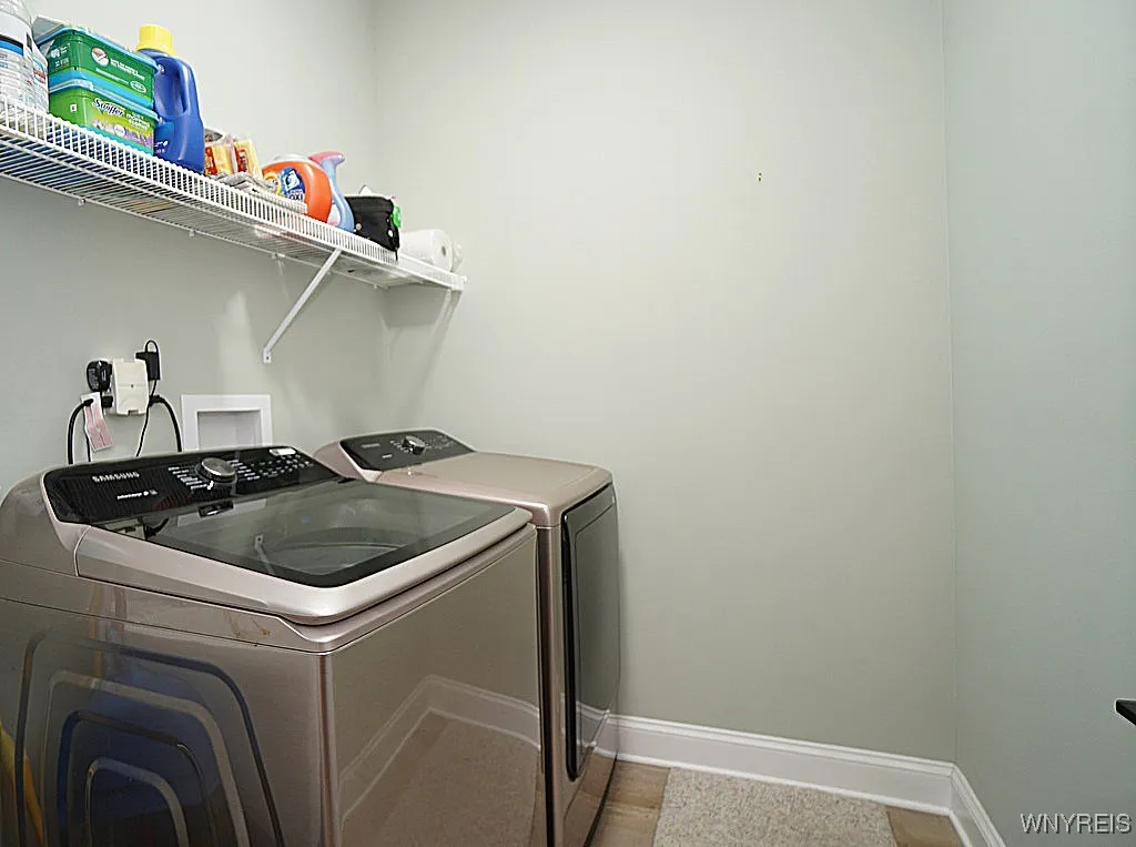 3836 Forest Park Way, Wheatfield, New York 14120, Wheatfield, New York 14120, 2 Bedrooms Bedrooms, 5 Rooms Rooms,2 BathroomsBathrooms,Residential,Closed,3836 Forest Park Way, Wheatfield, New York 14120,0,B1639435