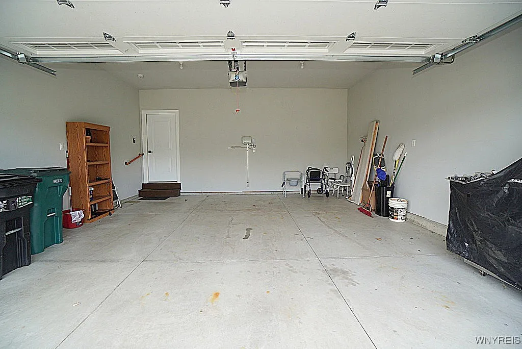 3836 Forest Park Way, Wheatfield, New York 14120, Wheatfield, New York 14120, 2 Bedrooms Bedrooms, 5 Rooms Rooms,2 BathroomsBathrooms,Residential,Closed,3836 Forest Park Way, Wheatfield, New York 14120,0,B1639435