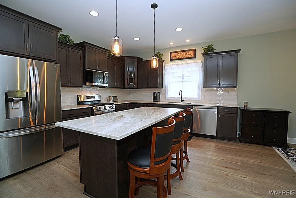 3836 Forest Park Way, Wheatfield, New York 14120, Wheatfield, New York 14120, 2 Bedrooms Bedrooms, 5 Rooms Rooms,2 BathroomsBathrooms,Residential,Closed,3836 Forest Park Way, Wheatfield, New York 14120,0,B1639435