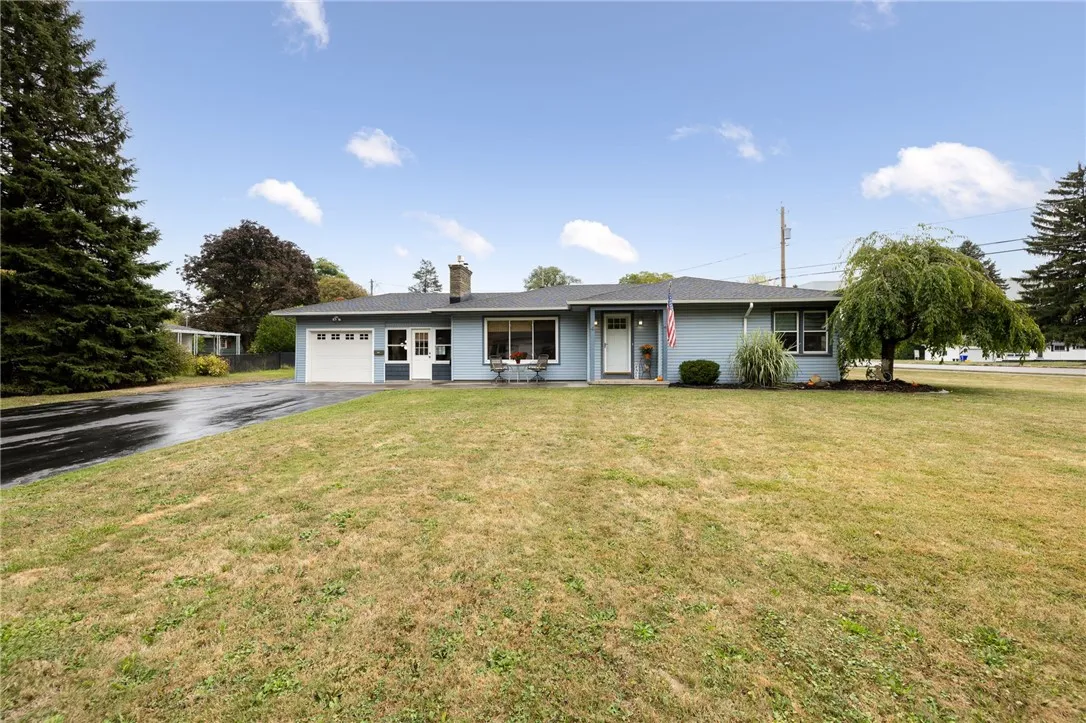 4 Ranch Village Ln, Gates, New York 14624, Gates, New York 14624, 3 Bedrooms Bedrooms, 6 Rooms Rooms,1 BathroomBathrooms,Residential,Closed,4 Ranch Village Ln, Gates, New York 14624,0,R1640025