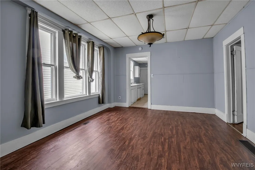 61 Wex Avenue, Buffalo, New York 14211, Buffalo, New York 14211, 5 Bedrooms Bedrooms, ,2 BathroomsBathrooms,Residential,For Sale,61 Wex Avenue, Buffalo, New York 14211,0,B1640734