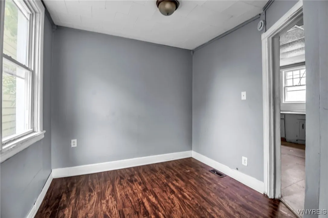 61 Wex Avenue, Buffalo, New York 14211, Buffalo, New York 14211, 5 Bedrooms Bedrooms, ,2 BathroomsBathrooms,Residential,For Sale,61 Wex Avenue, Buffalo, New York 14211,0,B1640734