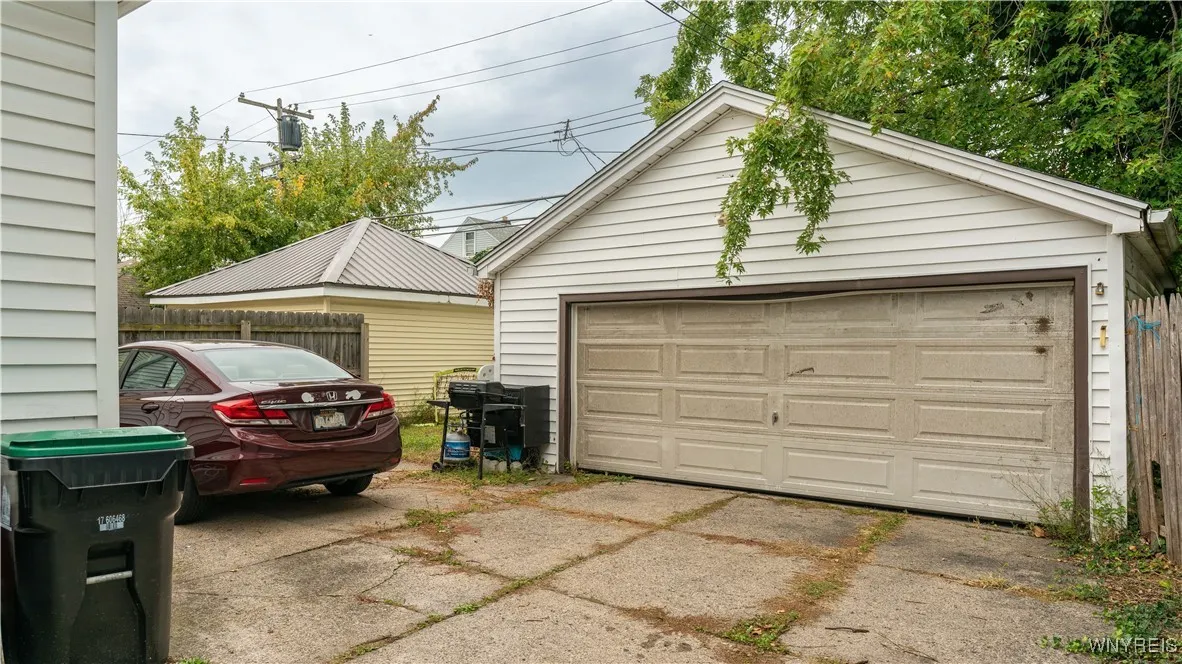 180 Euclid Avenue, Tonawanda, New York 14217, Tonawanda, New York 14217, 5 Bedrooms Bedrooms, ,2 BathroomsBathrooms,Residential,Closed,180 Euclid Avenue, Tonawanda, New York 14217,0,B1640148