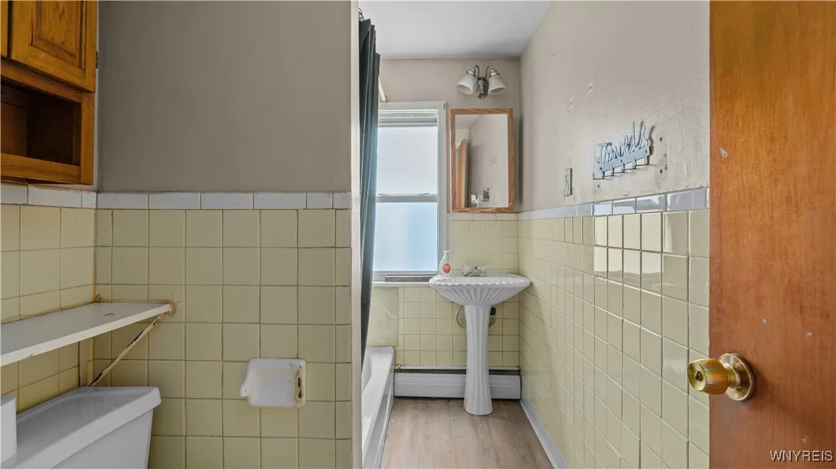 180 Euclid Avenue, Tonawanda, New York 14217, Tonawanda, New York 14217, 5 Bedrooms Bedrooms, ,2 BathroomsBathrooms,Residential,Closed,180 Euclid Avenue, Tonawanda, New York 14217,0,B1640148