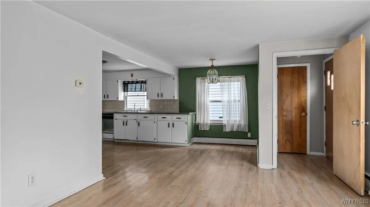 180 Euclid Avenue, Tonawanda, New York 14217, Tonawanda, New York 14217, 5 Bedrooms Bedrooms, ,2 BathroomsBathrooms,Residential,Closed,180 Euclid Avenue, Tonawanda, New York 14217,0,B1640148