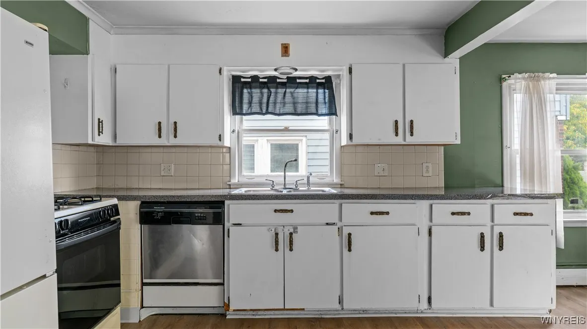 180 Euclid Avenue, Tonawanda, New York 14217, Tonawanda, New York 14217, 5 Bedrooms Bedrooms, ,2 BathroomsBathrooms,Residential,Closed,180 Euclid Avenue, Tonawanda, New York 14217,0,B1640148