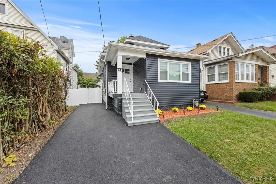 51 Sussex Street, Buffalo, New York 14215, Buffalo, New York 14215, 4 Bedrooms Bedrooms, 8 Rooms Rooms,2 BathroomsBathrooms,Residential,Closed,51 Sussex Street, Buffalo, New York 14215,0,B1640846