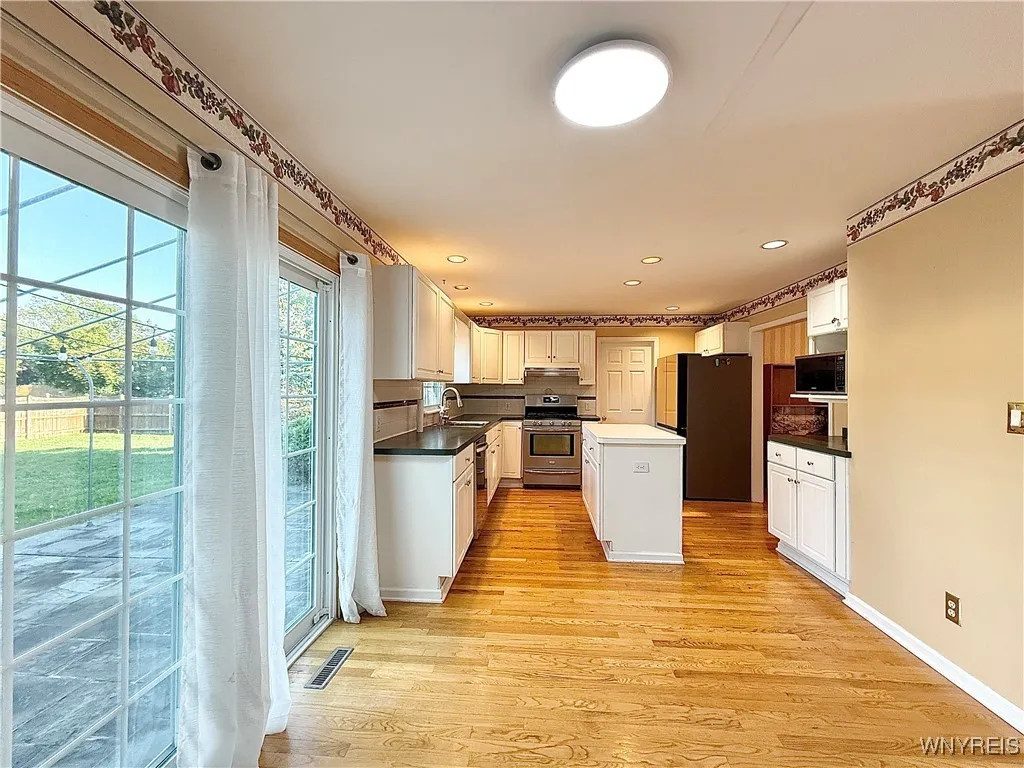 1 Monta Vista Court, Amherst, New York 14051, Amherst, New York 14051, 4 Bedrooms Bedrooms, 9 Rooms Rooms,2 BathroomsBathrooms,Residential Lease,For Rent,1 Monta Vista Court, Amherst, New York 14051,0,B1640564