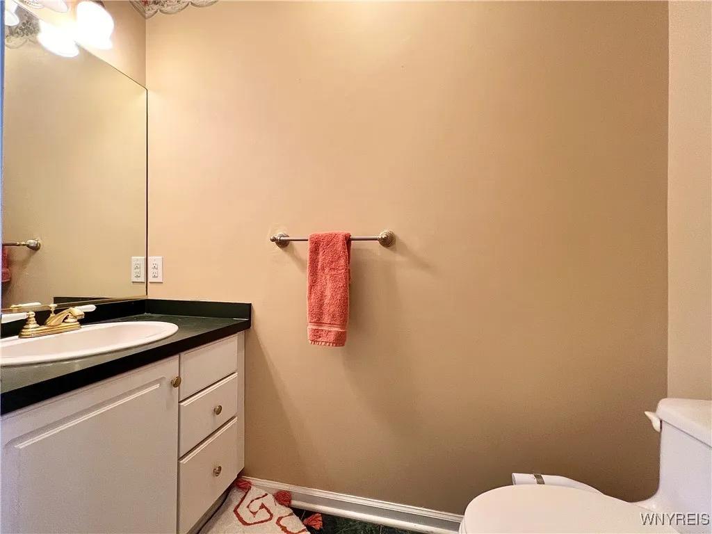 1 Monta Vista Court, Amherst, New York 14051, Amherst, New York 14051, 4 Bedrooms Bedrooms, 9 Rooms Rooms,2 BathroomsBathrooms,Residential Lease,For Rent,1 Monta Vista Court, Amherst, New York 14051,0,B1640564