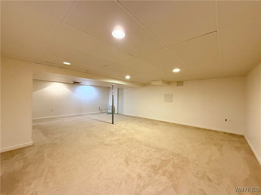 1 Monta Vista Court, Amherst, New York 14051, Amherst, New York 14051, 4 Bedrooms Bedrooms, 9 Rooms Rooms,2 BathroomsBathrooms,Residential Lease,For Rent,1 Monta Vista Court, Amherst, New York 14051,0,B1640564