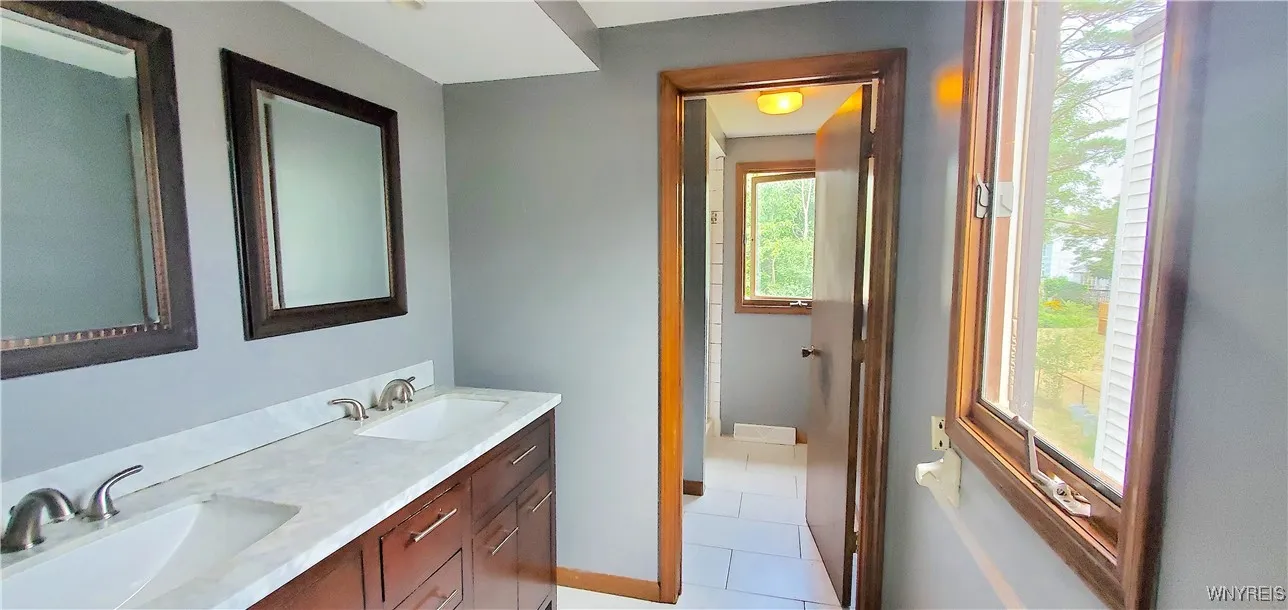 89 Greencastle Lane, Amherst, New York 14221, Amherst, New York 14221, 4 Bedrooms Bedrooms, 10 Rooms Rooms,2 BathroomsBathrooms,Residential Lease,For Rent,89 Greencastle Lane, Amherst, New York 14221,0,B1640695