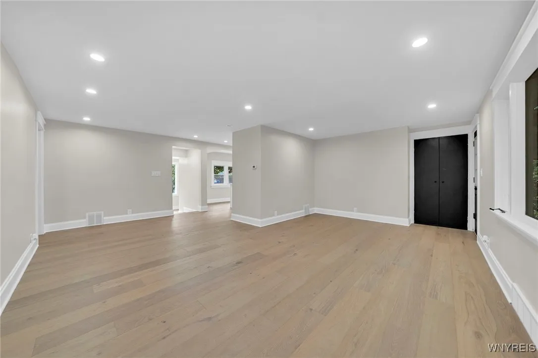 449 Lakewood Parkway, Amherst, New York 14226, Amherst, New York 14226, 3 Bedrooms Bedrooms, 8 Rooms Rooms,1 BathroomBathrooms,Residential,For Sale,449 Lakewood Parkway, Amherst, New York 14226,0,B1640295