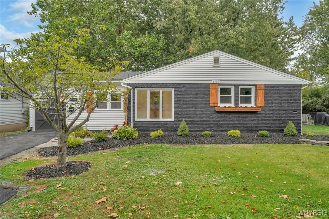 449 Lakewood Parkway, Amherst, New York 14226, Amherst, New York 14226, 3 Bedrooms Bedrooms, 8 Rooms Rooms,1 BathroomBathrooms,Residential,For Sale,449 Lakewood Parkway, Amherst, New York 14226,0,B1640295