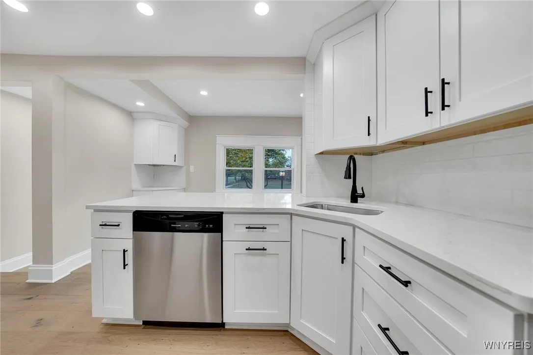 449 Lakewood Parkway, Amherst, New York 14226, Amherst, New York 14226, 3 Bedrooms Bedrooms, 8 Rooms Rooms,1 BathroomBathrooms,Residential,For Sale,449 Lakewood Parkway, Amherst, New York 14226,0,B1640295
