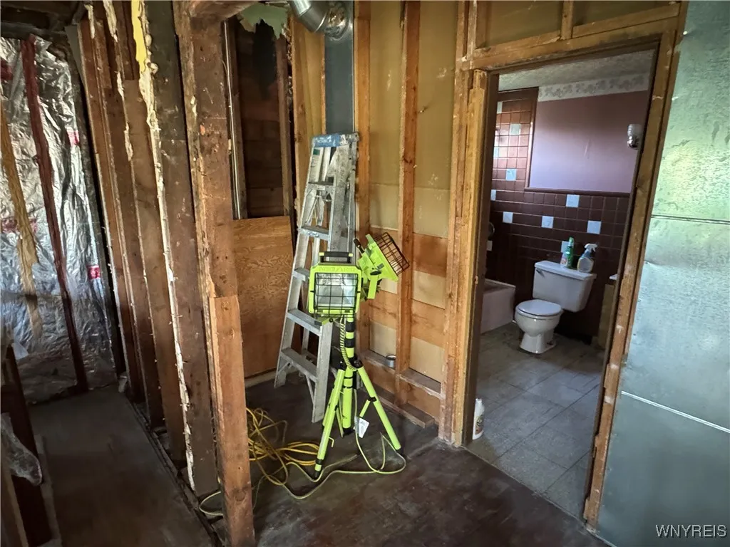 20 East Avenue, West Seneca, New York 14224, West Seneca, New York 14224, 6 Bedrooms Bedrooms, 13 Rooms Rooms,3 BathroomsBathrooms,Residential,For Sale,20 East Avenue, West Seneca, New York 14224,0,B1640835