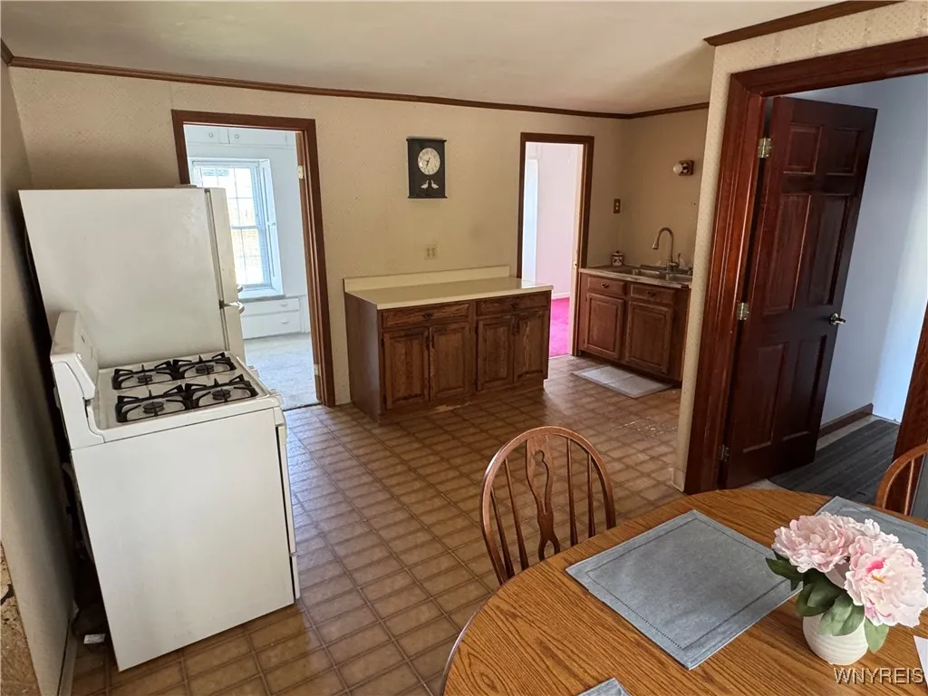 20 East Avenue, West Seneca, New York 14224, West Seneca, New York 14224, 6 Bedrooms Bedrooms, 13 Rooms Rooms,3 BathroomsBathrooms,Residential,For Sale,20 East Avenue, West Seneca, New York 14224,0,B1640835