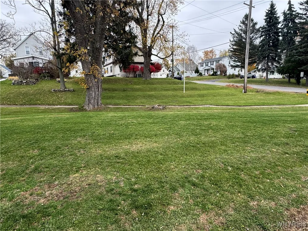 20 East Avenue, West Seneca, New York 14224, West Seneca, New York 14224, 6 Bedrooms Bedrooms, 13 Rooms Rooms,3 BathroomsBathrooms,Residential,For Sale,20 East Avenue, West Seneca, New York 14224,0,B1640835