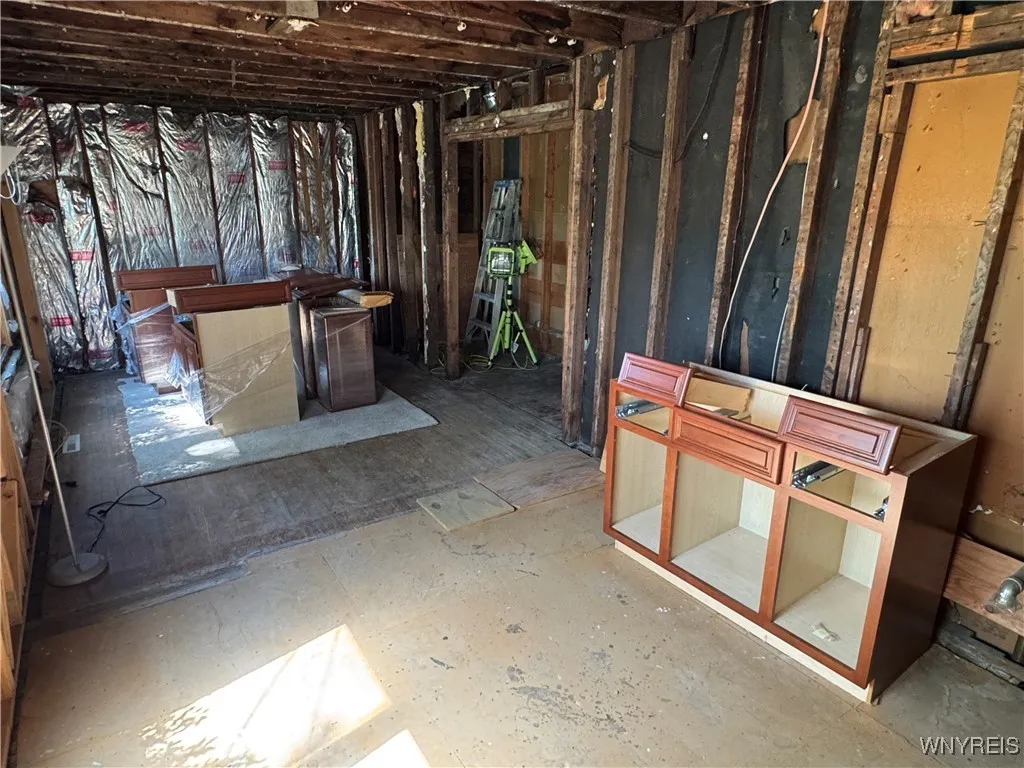 20 East Avenue, West Seneca, New York 14224, West Seneca, New York 14224, 6 Bedrooms Bedrooms, ,3 BathroomsBathrooms,Residential,For Sale,20 East Avenue, West Seneca, New York 14224,0,B1640836