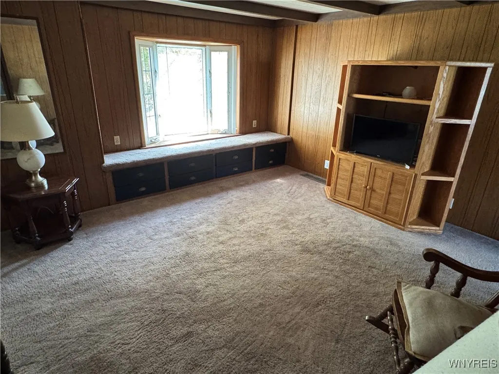 20 East Avenue, West Seneca, New York 14224, West Seneca, New York 14224, 6 Bedrooms Bedrooms, ,3 BathroomsBathrooms,Residential,For Sale,20 East Avenue, West Seneca, New York 14224,0,B1640836