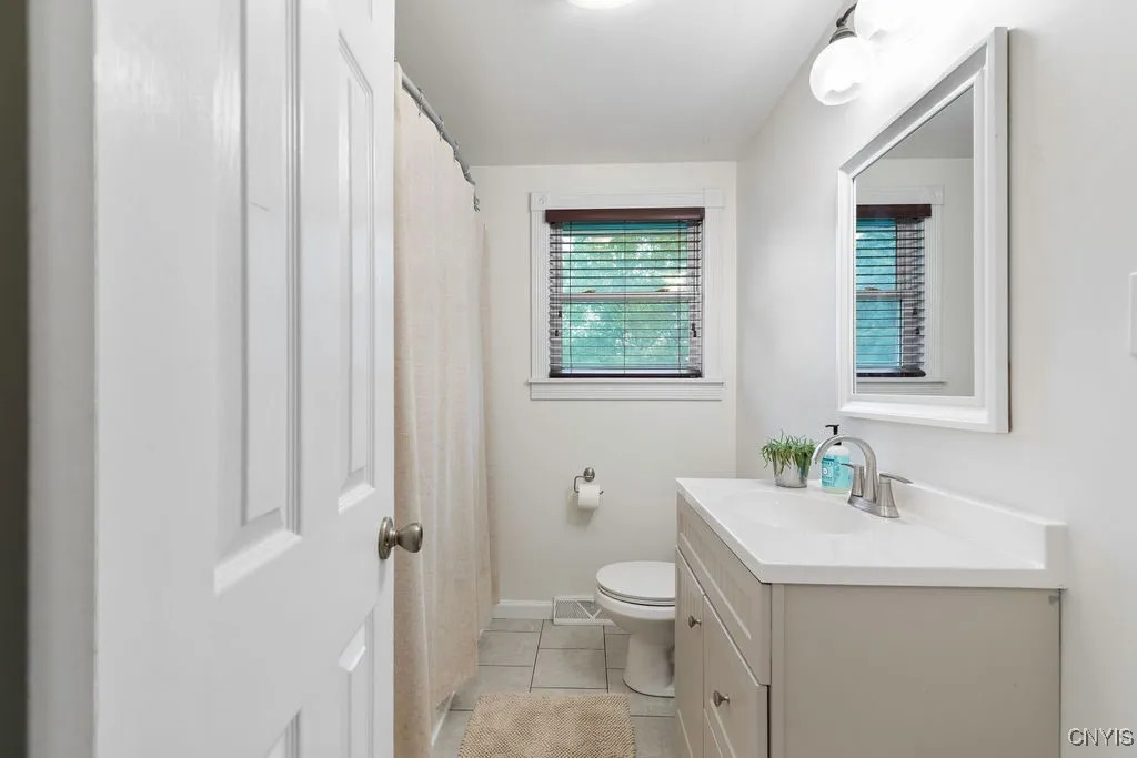 132 Sheraton Road, Onondaga, New York 13219, Onondaga, New York 13219, 3 Bedrooms Bedrooms, 8 Rooms Rooms,2 BathroomsBathrooms,Residential,Closed,132 Sheraton Road, Onondaga, New York 13219,0,S1640027