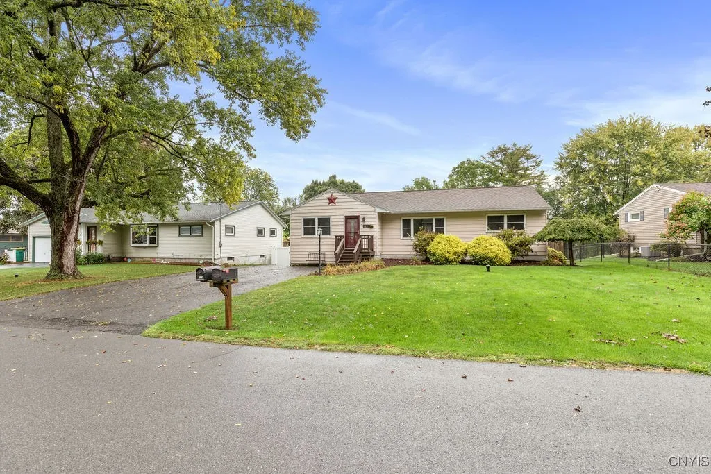 132 Sheraton Road, Onondaga, New York 13219, Onondaga, New York 13219, 3 Bedrooms Bedrooms, 8 Rooms Rooms,2 BathroomsBathrooms,Residential,Closed,132 Sheraton Road, Onondaga, New York 13219,0,S1640027