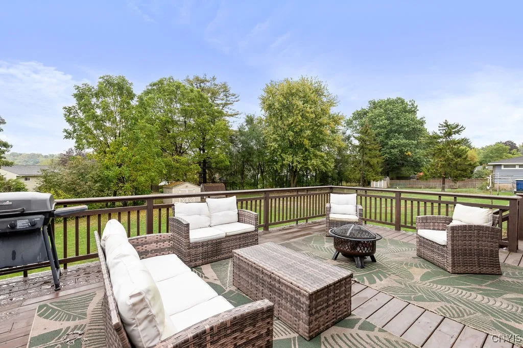 132 Sheraton Road, Onondaga, New York 13219, Onondaga, New York 13219, 3 Bedrooms Bedrooms, 8 Rooms Rooms,2 BathroomsBathrooms,Residential,Closed,132 Sheraton Road, Onondaga, New York 13219,0,S1640027