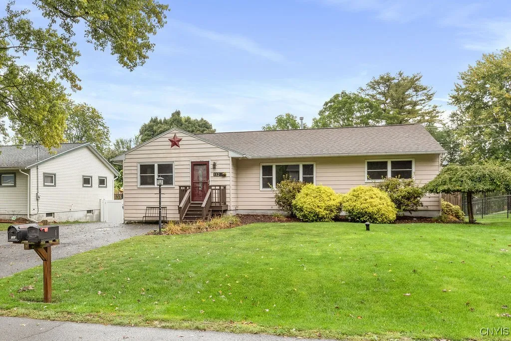 132 Sheraton Road, Onondaga, New York 13219, Onondaga, New York 13219, 3 Bedrooms Bedrooms, 8 Rooms Rooms,2 BathroomsBathrooms,Residential,Closed,132 Sheraton Road, Onondaga, New York 13219,0,S1640027