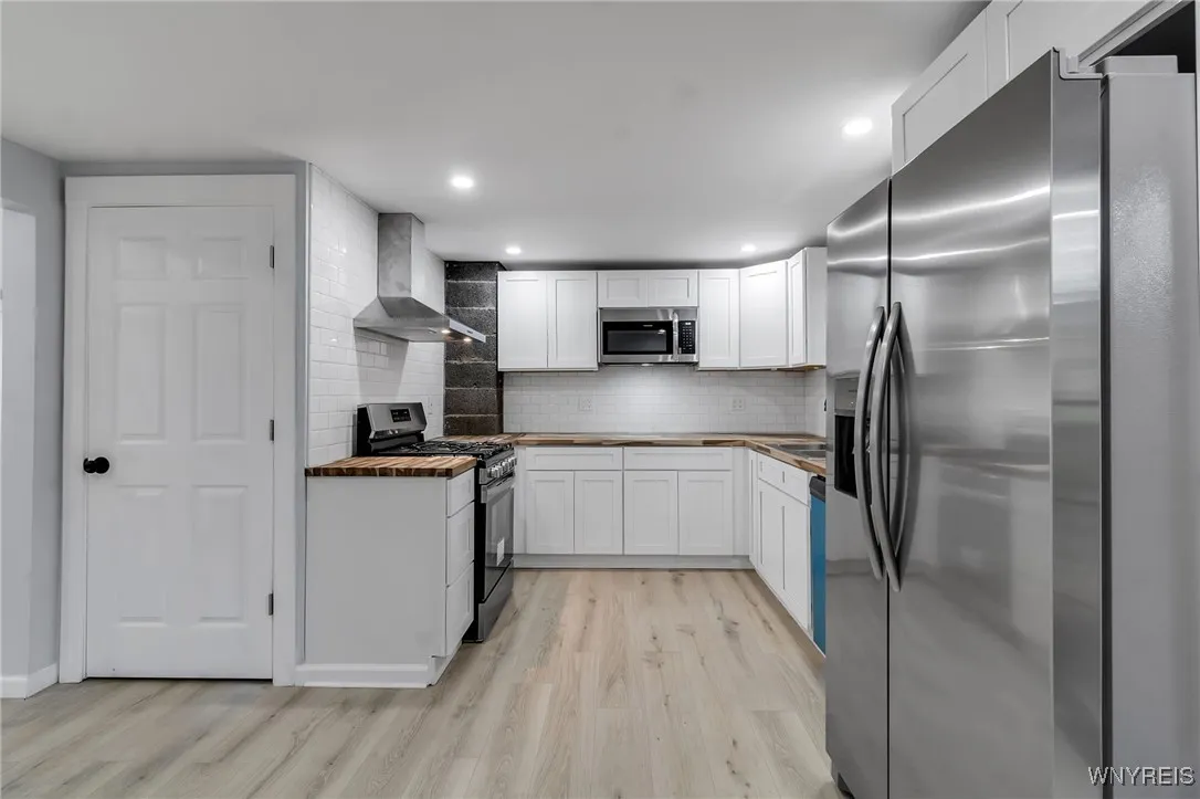 26 Payne Avenue, Buffalo, New York 14220, Buffalo, New York 14220, 5 Bedrooms Bedrooms, 11 Rooms Rooms,2 BathroomsBathrooms,Residential,For Sale,26 Payne Avenue, Buffalo, New York 14220,0,B1640916