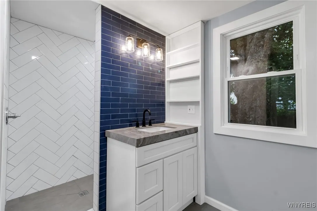 26 Payne Avenue, Buffalo, New York 14220, Buffalo, New York 14220, 5 Bedrooms Bedrooms, 11 Rooms Rooms,2 BathroomsBathrooms,Residential,For Sale,26 Payne Avenue, Buffalo, New York 14220,0,B1640916