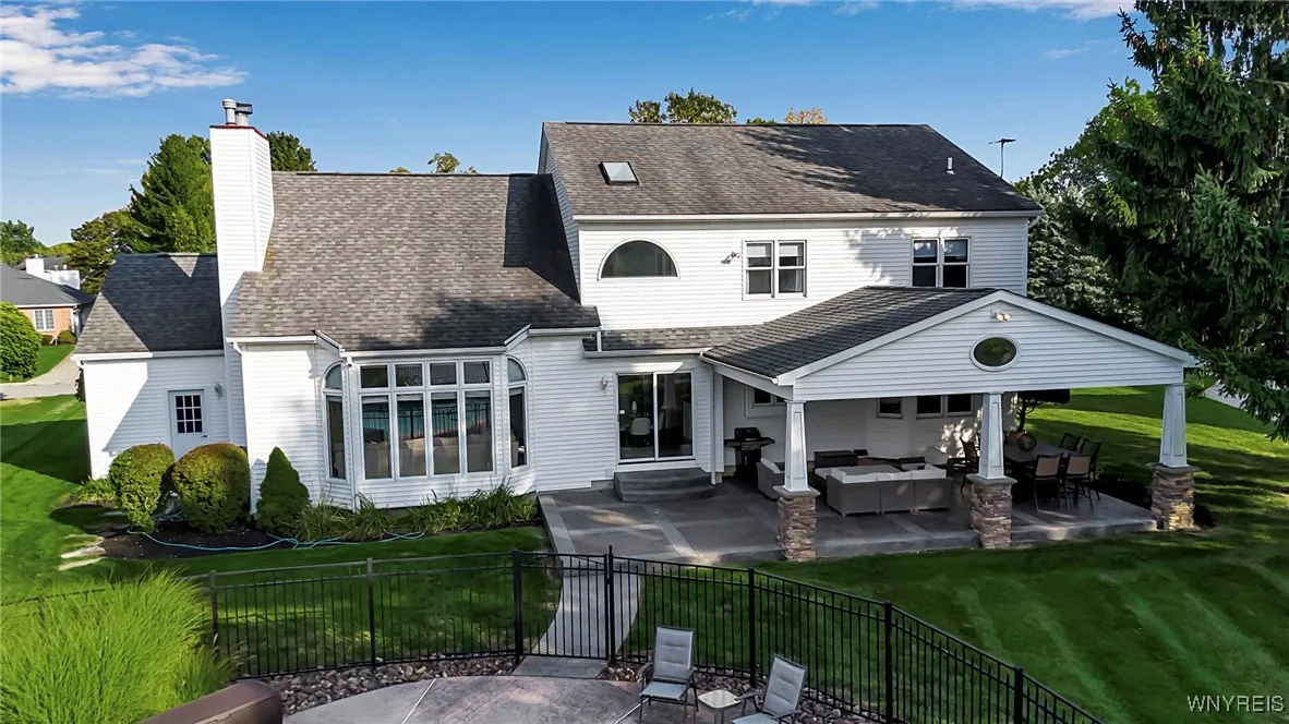 5572 Oakdale Lane, Clarence, New York 14221, Clarence, New York 14221, 4 Bedrooms Bedrooms, 8 Rooms Rooms,2 BathroomsBathrooms,Residential,For Sale,5572 Oakdale Lane, Clarence, New York 14221,0,B1640858
