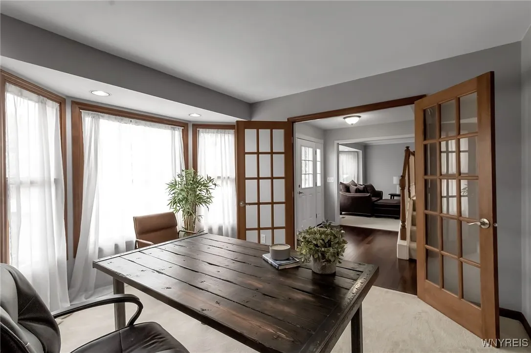 5572 Oakdale Lane, Clarence, New York 14221, Clarence, New York 14221, 4 Bedrooms Bedrooms, 8 Rooms Rooms,2 BathroomsBathrooms,Residential,For Sale,5572 Oakdale Lane, Clarence, New York 14221,0,B1640858