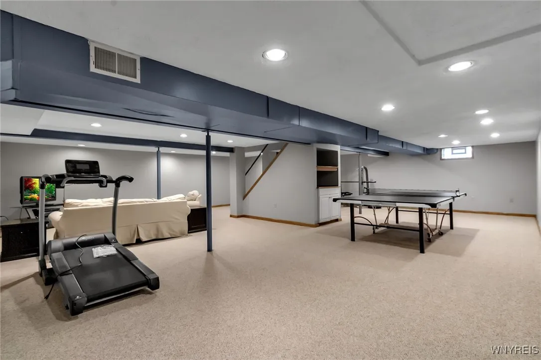 5572 Oakdale Lane, Clarence, New York 14221, Clarence, New York 14221, 4 Bedrooms Bedrooms, 8 Rooms Rooms,2 BathroomsBathrooms,Residential,For Sale,5572 Oakdale Lane, Clarence, New York 14221,0,B1640858