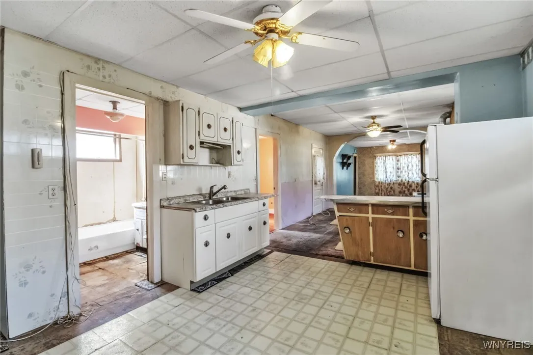 81 Hamburg Street, Buffalo, New York 14204, Buffalo, New York 14204, 6 Bedrooms Bedrooms, ,2 BathroomsBathrooms,Residential,For Sale,81 Hamburg Street, Buffalo, New York 14204,0,B1639907